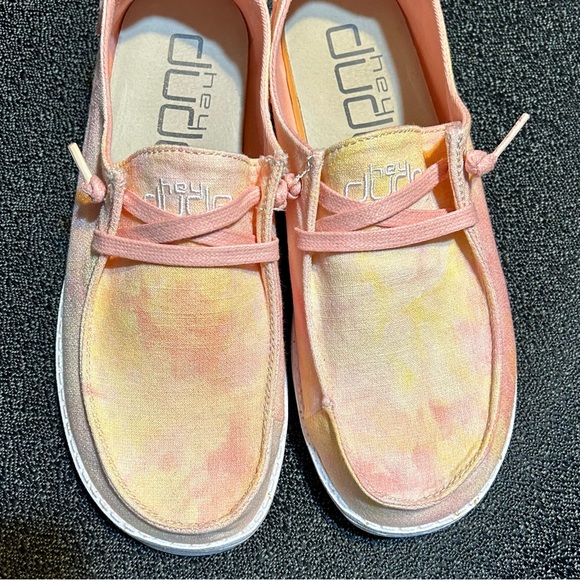 Hey Dude Shoes - HEY DUDE women’s new Wendy Tie dye lemon ombré loafers NO TAGS